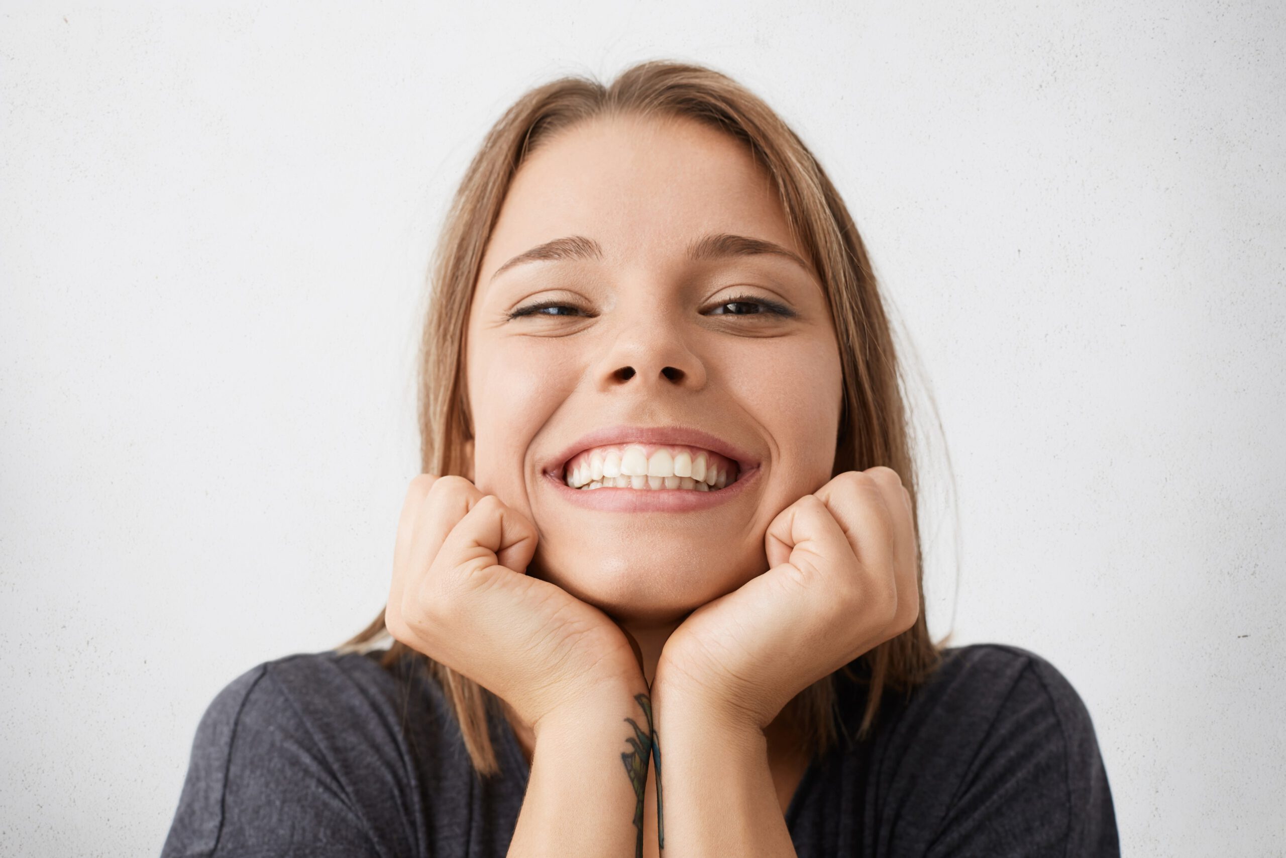 ¿Cómo se hace un blanqueamiento dental?